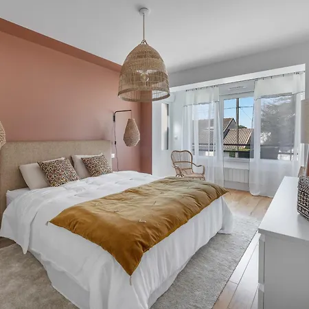 Hébergement de vacances Superbe Maison Pour 8 - 500m De La - Jardin